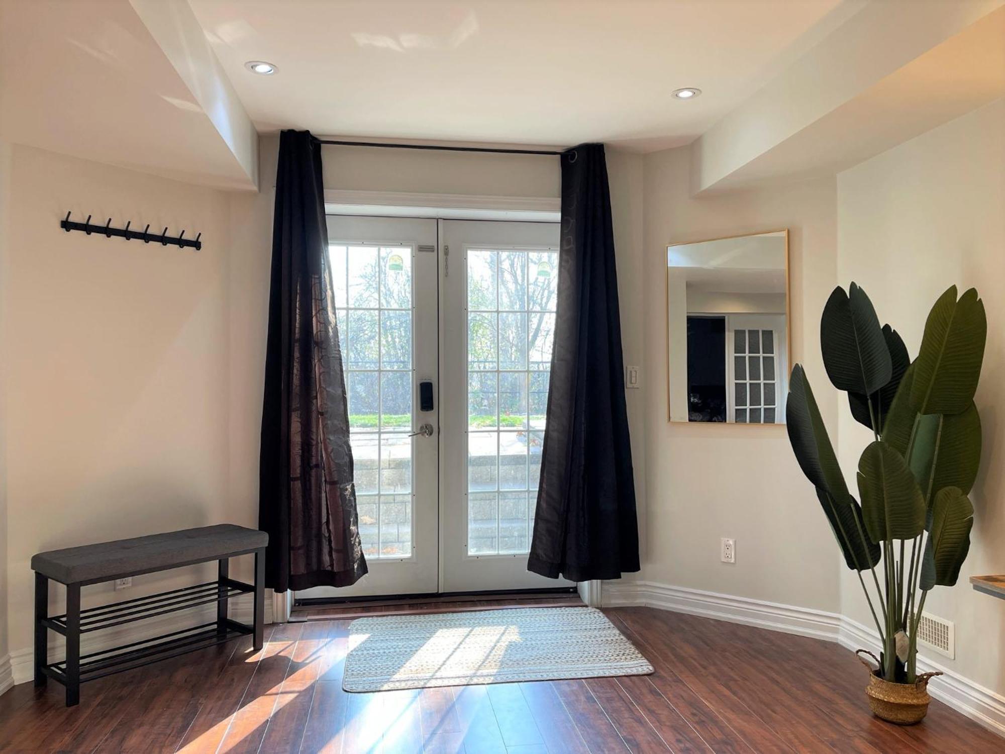 Cozy Lovely Ravine Facing Suite. Mississauga Luaran gambar