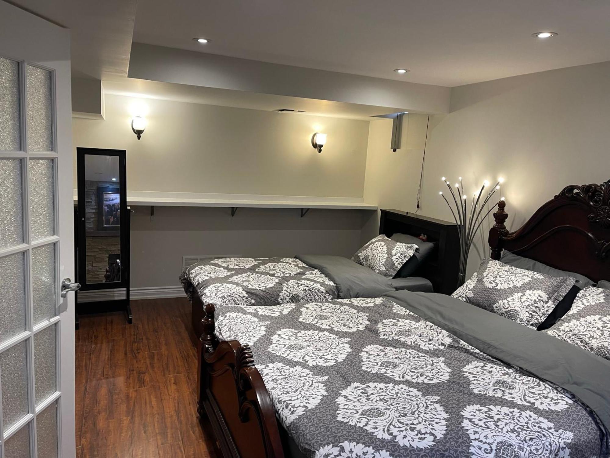 Cozy Lovely Ravine Facing Suite. Mississauga Luaran gambar